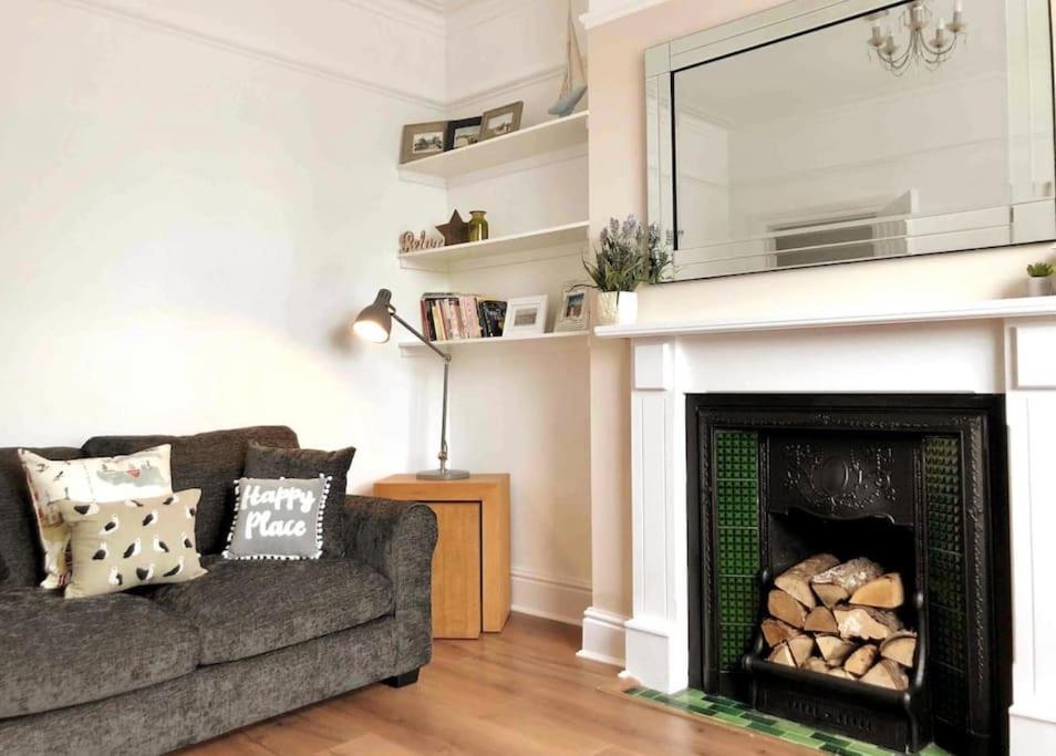 Sunny Seaside Beach House Lytham Centre Sleeps 8 Литам-Сент-Эннс Экстерьер фото