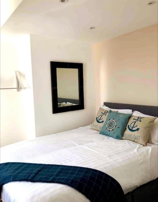 Sunny Seaside Beach House Lytham Centre Sleeps 8 Литам-Сент-Эннс Экстерьер фото