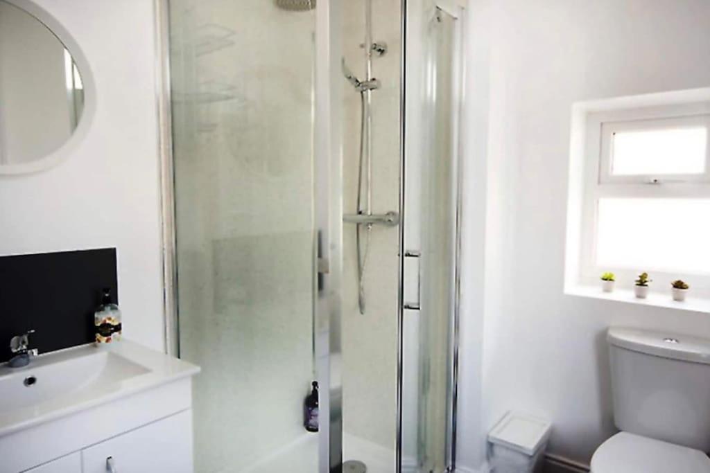 Sunny Seaside Beach House Lytham Centre Sleeps 8 Литам-Сент-Эннс Экстерьер фото
