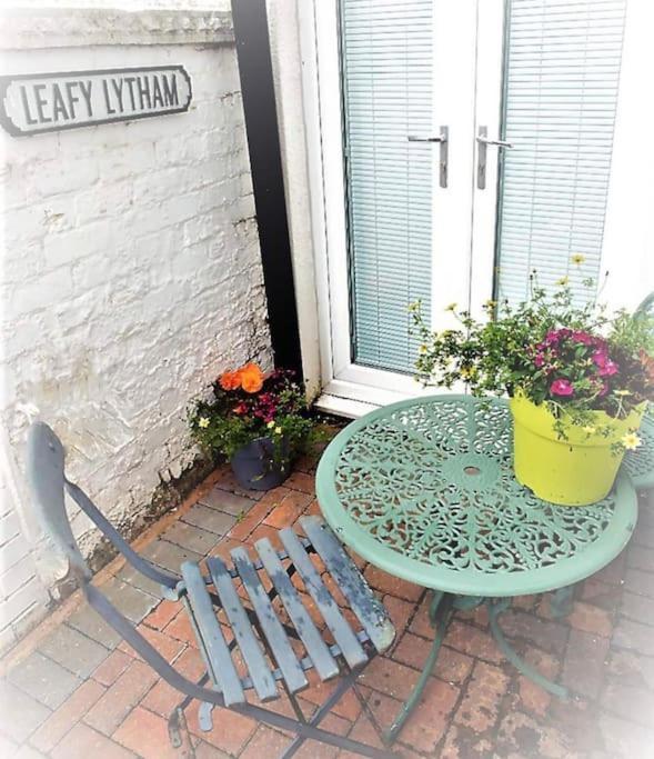Sunny Seaside Beach House Lytham Centre Sleeps 8 Литам-Сент-Эннс Экстерьер фото