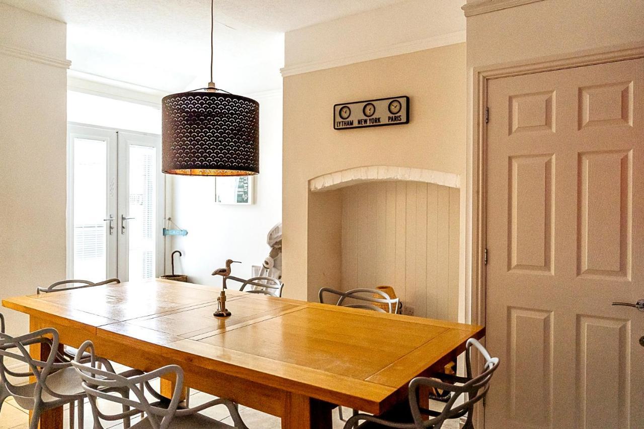 Sunny Seaside Beach House Lytham Centre Sleeps 8 Литам-Сент-Эннс Экстерьер фото