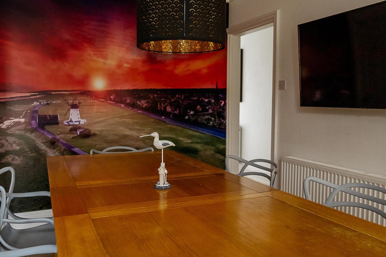 Sunny Seaside Beach House Lytham Centre Sleeps 8 Литам-Сент-Эннс Экстерьер фото